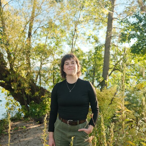 Meet your Posher, Marnie - Picture 2 of 3